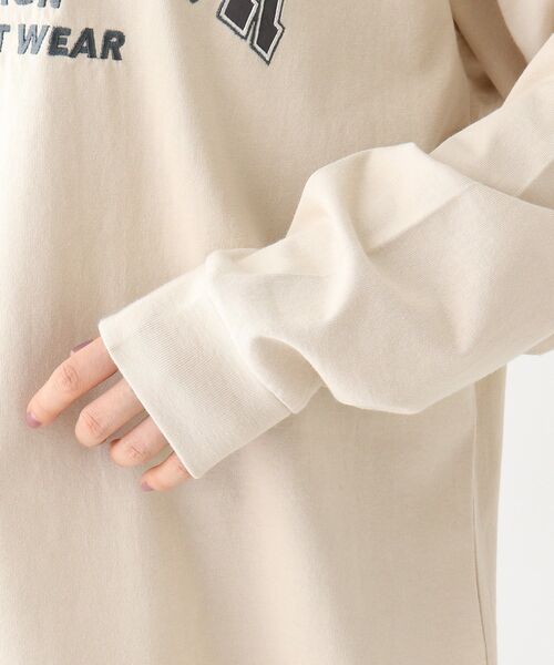 VISION STREET WEAR（ヴィジョンストリートウェア）の「◆VISION STREET WEAR ヴィジョンストリートウェア 別注カレッジTシャツ（Tシャツ/カットソー・レディース・ベージュ/アイボリー/ブラック・99）」の7枚目の写真