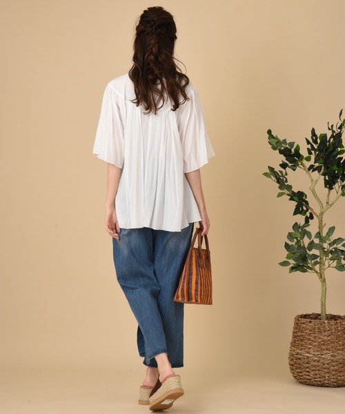 INTERPLANET（インタープラネット）の「レーヨンブロードピンタックブラウス（シャツ/ブラウス・レディース・オレンジ/ブラック/グリーン/アイボリー・FREE）」の12枚目の写真