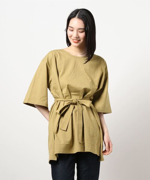 AMERICAN HOLIC（アメリカンホリック）の「ベルト付きサイドスリットチュニック（Tシャツ/カットソー・レディース・チャコールグレー/グレー/オフホワイト/マスタード・FREE）」の7枚目の写真
