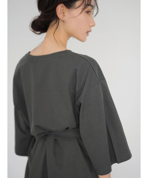 AMERICAN HOLIC（アメリカンホリック）の「ベルト付きサイドスリットチュニック（Tシャツ/カットソー・レディース・チャコールグレー/グレー/オフホワイト/マスタード・FREE）」の20枚目の写真