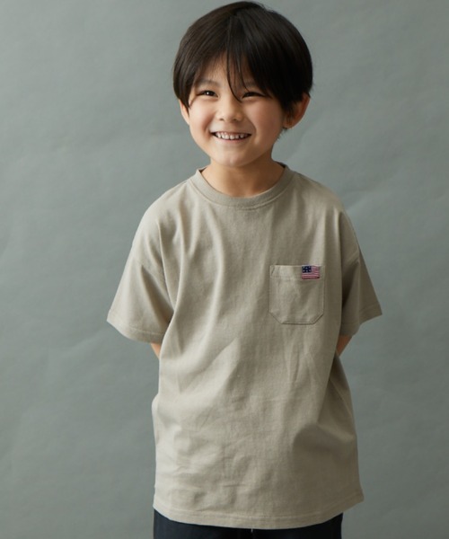 &yam(アンドヤム)の「USAコットンフェイドカラー オーバーサイズポケット付き半袖Tシャツ(Tシャツ/カットソー・キッズ・ベージュ/ブルー/ピンク/ホワイト/イエロー/ブラック・130-140cm/110-120cm/140-150cm/150-160cm/120-130cm)」の1枚目の写真