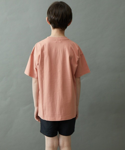 &yam(アンドヤム)の「USAコットンフェイドカラー オーバーサイズポケット付き半袖Tシャツ(Tシャツ/カットソー・キッズ・ベージュ/ブルー/ピンク/ホワイト/イエロー/ブラック・130-140cm/110-120cm/140-150cm/150-160cm/120-130cm)」の17枚目の写真
