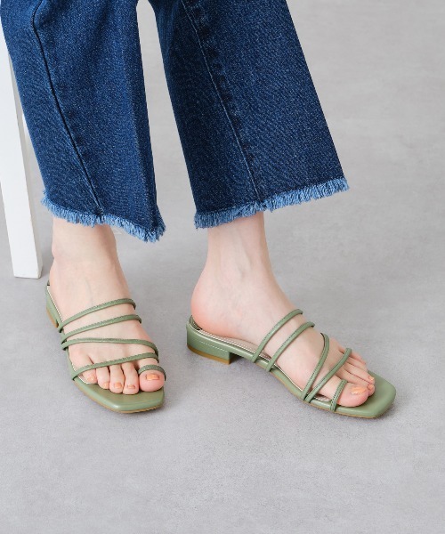 ORiental TRaffic（オリエンタルトラフィック）の「【WEB限定アイテム】ストラップトングミュールサンダル/11193（サンダル・レディース・ホワイト/ブラック/オレンジ/ブルー/グリーン・LL/3L/SS/S/M/L）」の4枚目の写真