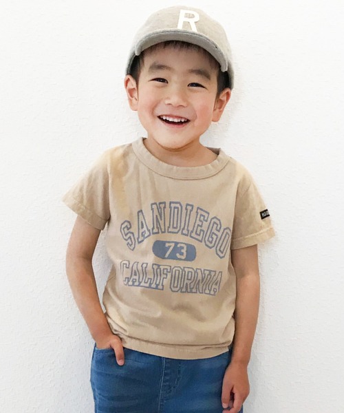 RUGGEDWORKS（ラゲッドワークス）の「【made in JAPAN】カレッジロゴ半袖TEE　日本製（Tシャツ/カットソー・キッズ・ベージュ/チャコール・90/100/110/120/130/140/150）」の2枚目の写真