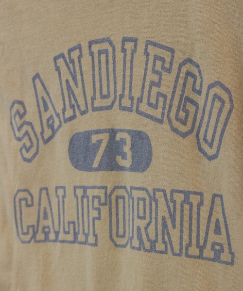 RUGGEDWORKS（ラゲッドワークス）の「【made in JAPAN】カレッジロゴ半袖TEE　日本製（Tシャツ/カットソー・キッズ・ベージュ/チャコール・90/100/110/120/130/140/150）」の6枚目の写真