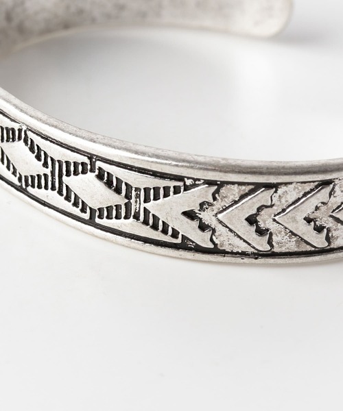 URBAN RESEARCH Sonny Label（アーバンリサーチサニーレーベル）の「ヒシガタバングル（ブレスレット・メンズ・シルバー・ONE）」の4枚目の写真