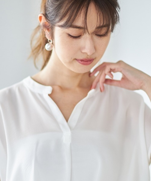 Cookie Chocolate（クッキーチョコレート）の「スキッパーネックカットソー（シャツ/ブラウス・レディース・オフホワイト/グレイッシュベージュ・M）」の3枚目の写真