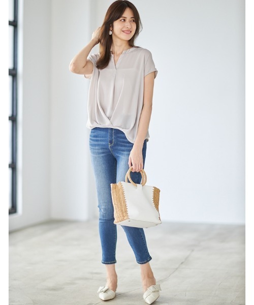 Cookie Chocolate（クッキーチョコレート）の「スキッパーネックカットソー（シャツ/ブラウス・レディース・オフホワイト/グレイッシュベージュ・M）」の8枚目の写真