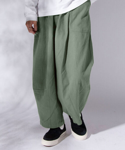 GLOSTER(グロスター)の「ワイドベイカーパンツ(その他パンツ・メンズ・ブラック/キナリ/オリーブ・M/L)」の2枚目の写真