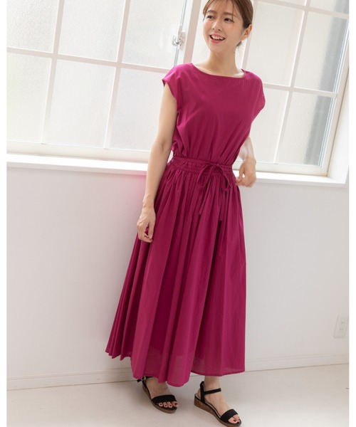 PREFERIR（プレフェリール）の「フレンチスリーブ 美人映え マキシ丈 ワンピース〈手洗い可能〉（ワンピース・レディース・ピンク/チャコールグレー/モカ/ブラック・SMALL/LARGE/MEDIUM）」の4枚目の写真