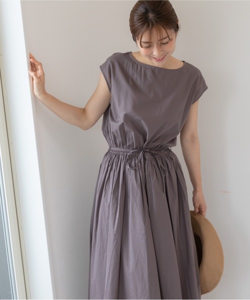 PREFERIR（プレフェリール）の「フレンチスリーブ 美人映え マキシ丈 ワンピース〈手洗い可能〉（ワンピース・レディース・ピンク/チャコールグレー/モカ/ブラック・SMALL/LARGE/MEDIUM）」の3枚目の写真