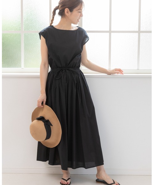 PREFERIR（プレフェリール）の「フレンチスリーブ 美人映え マキシ丈 ワンピース〈手洗い可能〉（ワンピース・レディース・ピンク/チャコールグレー/モカ/ブラック・SMALL/LARGE/MEDIUM）」の7枚目の写真