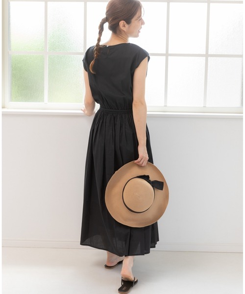 PREFERIR（プレフェリール）の「フレンチスリーブ 美人映え マキシ丈 ワンピース〈手洗い可能〉（ワンピース・レディース・ピンク/チャコールグレー/モカ/ブラック・SMALL/LARGE/MEDIUM）」の10枚目の写真