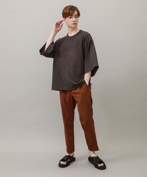 SHAREEF（シャリーフ）の「【SHAREEF】STUDIOUS別注 ABSTRACT FLOWERemb. GERORGETTE S/S TEE（Tシャツ/カットソー・メンズ・ブラック/ブラウン/アイボリー・1/2）」の21枚目の写真