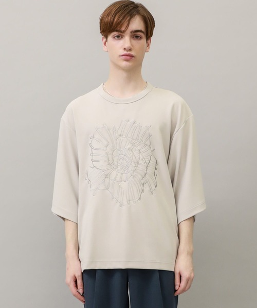 SHAREEF（シャリーフ）の「【SHAREEF】STUDIOUS別注 ABSTRACT FLOWERemb. GERORGETTE S/S TEE（Tシャツ/カットソー・メンズ・ブラック/ブラウン/アイボリー・1/2）」の12枚目の写真