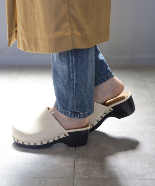 SESTO(セスト)の「ウッド調厚底ソールのサボスリッパサンダル(スリッポン・レディース・ブラック/アイボリー/ベージュ系その他・LL/S/M/L)」の18枚目の写真