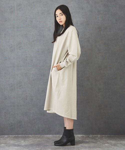 TOBILA（トビラ）の「ミニ裏毛ピグメント染めフリンジアメフトワンピ―ス（ワンピース・レディース・チャコールグレー/イエロー/ナチュラル・M）」の6枚目の写真