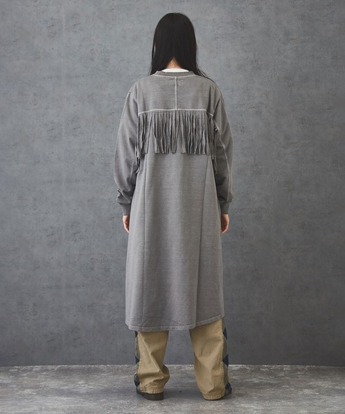 TOBILA（トビラ）の「ミニ裏毛ピグメント染めフリンジアメフトワンピ―ス（ワンピース・レディース・チャコールグレー/イエロー/ナチュラル・M）」の10枚目の写真