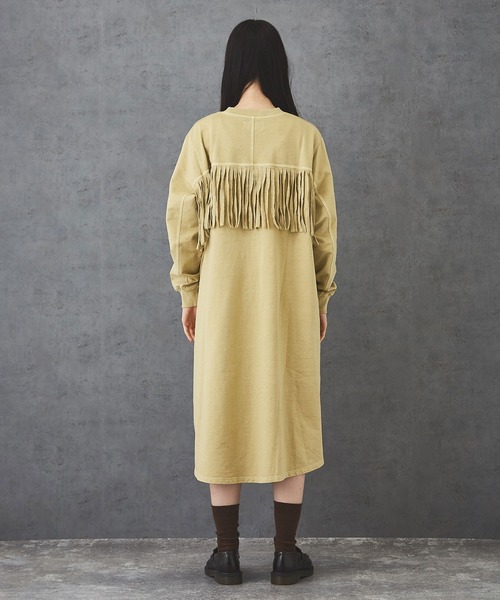 TOBILA（トビラ）の「ミニ裏毛ピグメント染めフリンジアメフトワンピ―ス（ワンピース・レディース・チャコールグレー/イエロー/ナチュラル・M）」の13枚目の写真