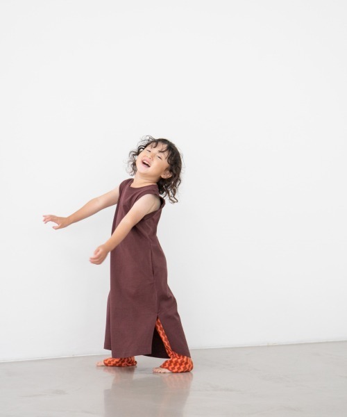 LOWRYS FARM（ローリーズファーム）の「ナンバリングワンピース　956897（ワンピース・キッズ・ネイビー/ブラウン/グリーン・110cm/120cm/130cm/140cm/150cm）」の9枚目の写真