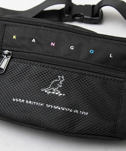 KANGOL（カンゴール）の「スケートボード カラフルロゴ メッシュポケット ウエストバッグ / プラスチックプレートチャーム付き（ボディバッグ/ウエストポーチ・メンズ・ブラック/ベージュ/ブラック系その他・FREE）」の7枚目の写真