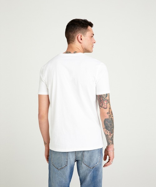 SISLEY(シスレー)の「型押し半袖Tシャツ・カットソー(Tシャツ/カットソー・メンズ・ホワイト/ホワイト系その他/スミクロ・LARGE/SMALL/MEDIUM/X-LARGE)」の8枚目の写真
