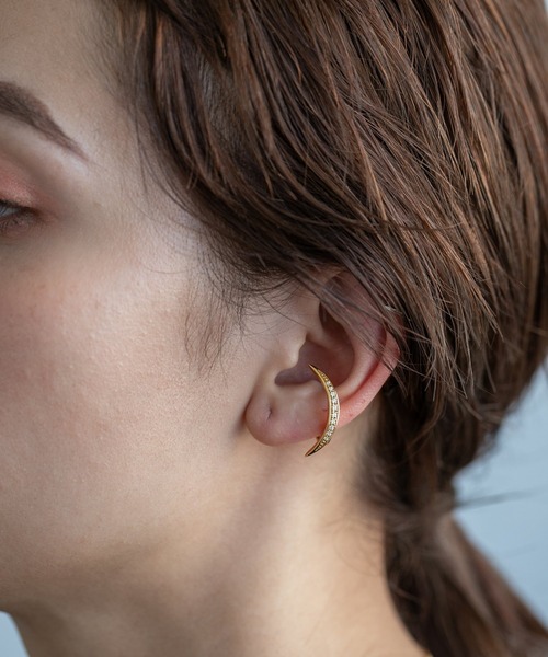 PAS TIERRA（パティエラ）の「【Carillon】ムーンイヤーカフ（左耳用）（イヤーカフ・レディース・イエローゴールド・FREE）」の3枚目の写真