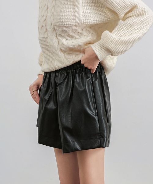 MAISON DE THERESE(メゾン ド テレーズ)の「ウエストゴムフェイクレザーショートパンツ(その他パンツ・レディース・ブラック/ブラウン・FREE)」の7枚目の写真