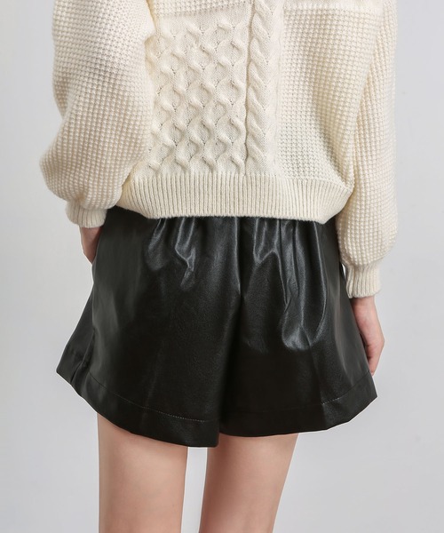 MAISON DE THERESE(メゾン ド テレーズ)の「ウエストゴムフェイクレザーショートパンツ(その他パンツ・レディース・ブラック/ブラウン・FREE)」の9枚目の写真