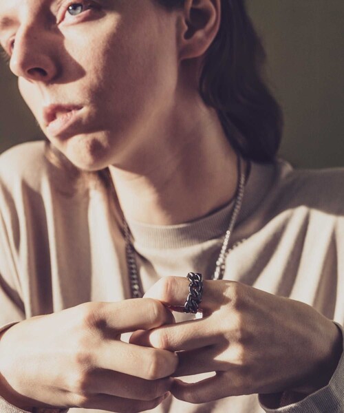 and cloud（アンドクラウド）の「Curb Chain Cutting Ring（リング・レディース・ブラック/シルバー/イエローゴールド・S/L/LL）」の12枚目の写真