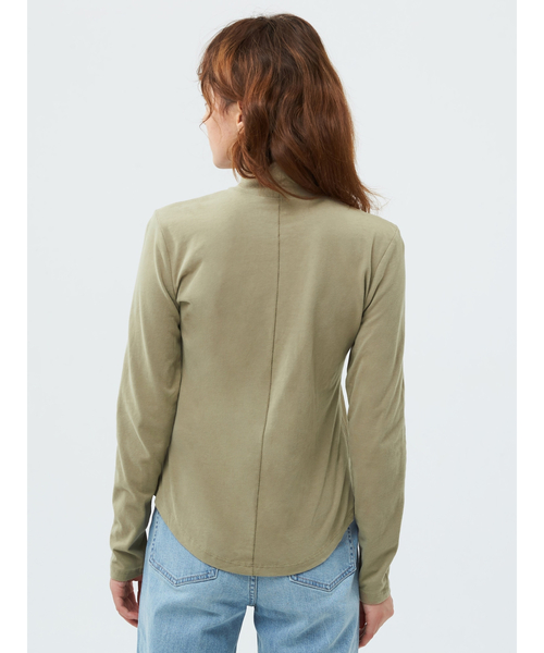 GAP（ギャップ）の「タートルネックTシャツ（Tシャツ/カットソー・レディース・ネイビー/ブルー系その他/ホワイト/ベージュ/ブラック/グレー・XS/M/S/XL/XXS/L）」の11枚目の写真