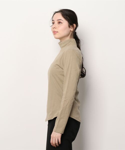 GAP（ギャップ）の「タートルネックTシャツ（Tシャツ/カットソー・レディース・ネイビー/ブルー系その他/ホワイト/ベージュ/ブラック/グレー・XS/M/S/XL/XXS/L）」の7枚目の写真