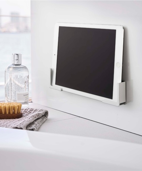 tower（タワー）の「tower マグネット バスルーム タブレットホルダー スマホホルダー（バス/トイレグッズ・レディース・ホワイト・フリー）」の2枚目の写真