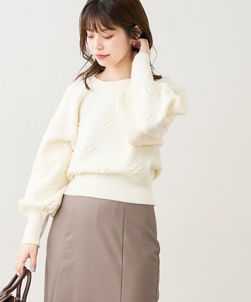 natural couture(ナチュラルクチュール)の「【WEB限定カラー有り】つぶつぶお花ニット(ニット/セーター・レディース・グレー/オフホワイト/ライトベージュ/グリーン/ピンク・FREE)」の19枚目の写真