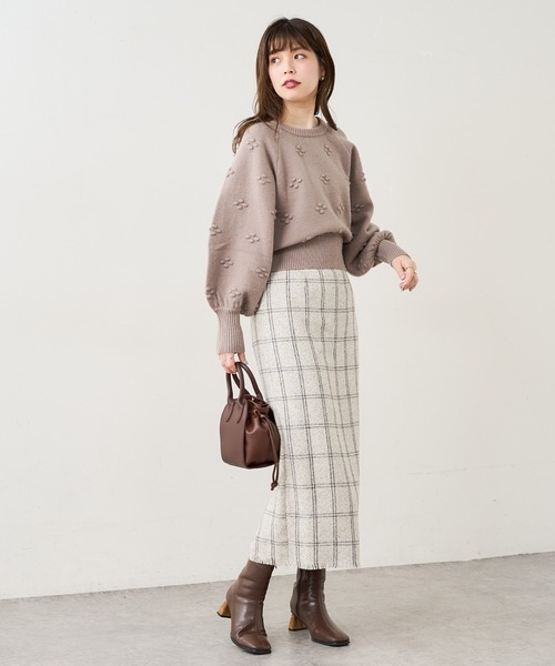 natural couture(ナチュラルクチュール)の「【WEB限定カラー有り】つぶつぶお花ニット(ニット/セーター・レディース・グレー/オフホワイト/ライトベージュ/グリーン/ピンク・FREE)」の9枚目の写真