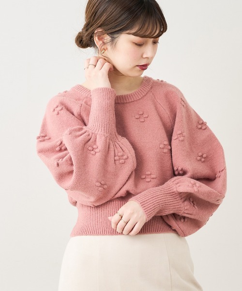 natural couture(ナチュラルクチュール)の「【WEB限定カラー有り】つぶつぶお花ニット(ニット/セーター・レディース・グレー/オフホワイト/ライトベージュ/グリーン/ピンク・FREE)」の21枚目の写真