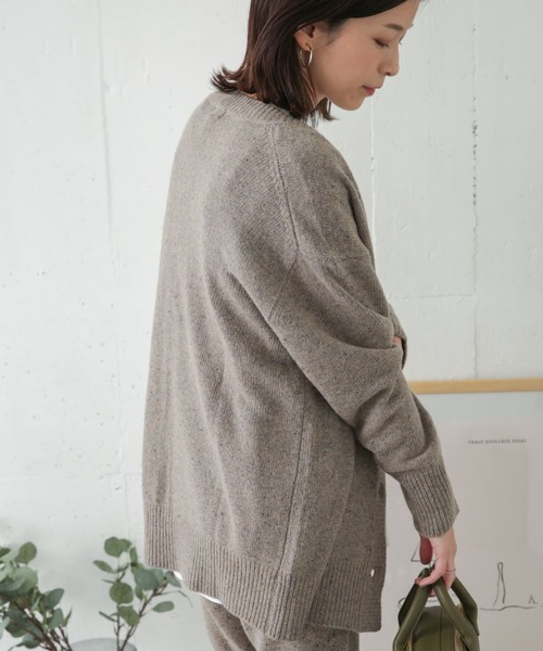 URBAN RESEARCH DOORS(アーバンリサーチドアーズ)の「ネップVネックニットカーディガン(カーディガン/ボレロ・レディース・ベージュ/グレー・ONE)」の16枚目の写真