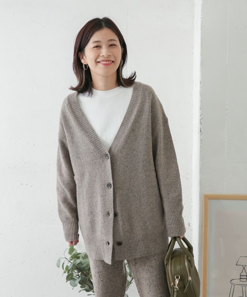 URBAN RESEARCH DOORS(アーバンリサーチドアーズ)の「ネップVネックニットカーディガン(カーディガン/ボレロ・レディース・ベージュ/グレー・ONE)」の17枚目の写真