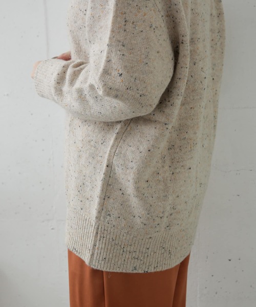 URBAN RESEARCH DOORS(アーバンリサーチドアーズ)の「ネップVネックニットカーディガン(カーディガン/ボレロ・レディース・ベージュ/グレー・ONE)」の14枚目の写真