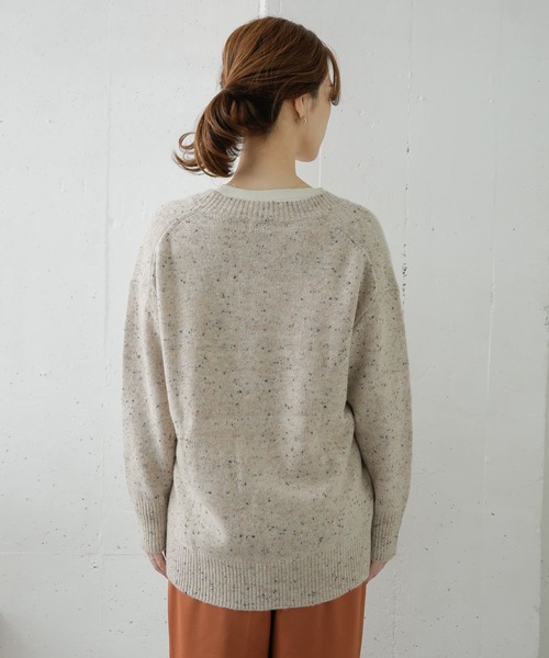 URBAN RESEARCH DOORS(アーバンリサーチドアーズ)の「ネップVネックニットカーディガン(カーディガン/ボレロ・レディース・ベージュ/グレー・ONE)」の22枚目の写真