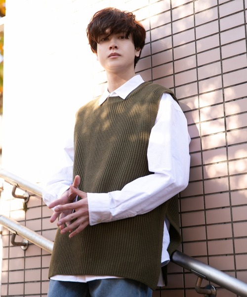 ALAND（エーランド）の「3.3Field Trip／SIDESLITニットVEST 2260994（ベスト・メンズ・ブラック/カーキ/ベージュ・FREE）」の4枚目の写真