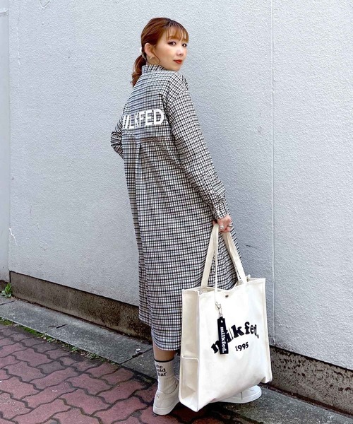 MILKFED.(ミルクフェド)の「STAND COLLAR PLAID DRESS(ワンピース・レディース・ライトブルー/ライトパープル・ONE SIZE)」の3枚目の写真