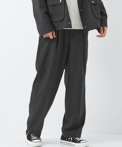 green label relaxing by 風早ゆうた（グリーンレーベルリラクシングバイカゼハヤユウタ）の「【WEB限定】＜KZ×green label relaxing＞ホームスパン 1P パンツ -セットアップ可能-（スラックス・メンズ・ブラック・S/L/M）」の3枚目の写真