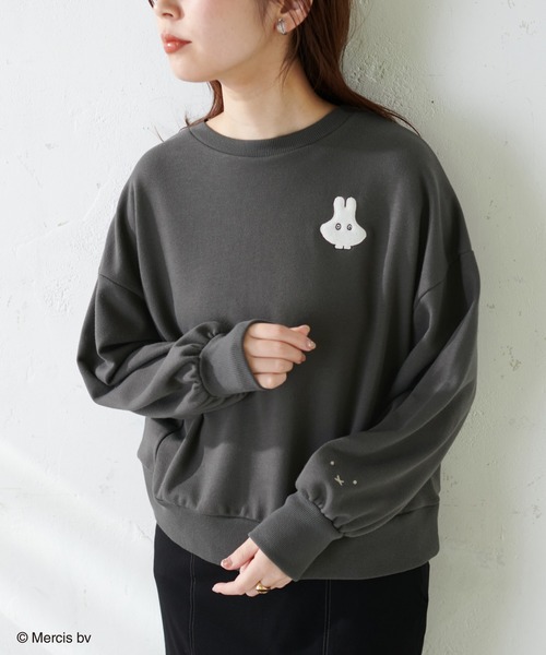 natural couture（ナチュラルクチュール）の「【ミッフィーコラボ】ふわもこフェイススウェット（パーカー・レディース・チャコールグレー/オフホワイト/モカ・FREE）」の2枚目の写真