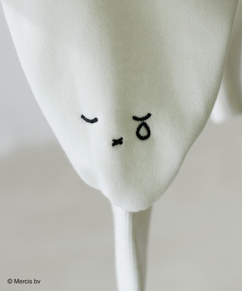 natural couture（ナチュラルクチュール）の「【ミッフィーコラボ】ふわもこフェイススウェット（パーカー・レディース・チャコールグレー/オフホワイト/モカ・FREE）」の8枚目の写真