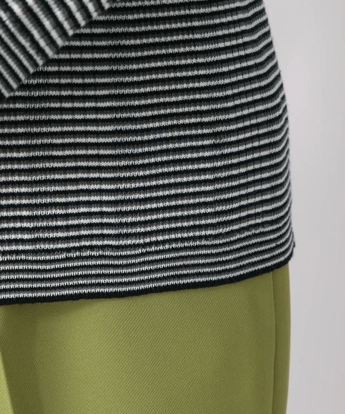 LOWRYS FARM（ローリーズファーム）の「マルチボーダーニットＬＳ　266383（Tシャツ/カットソー・レディース・ブラック/ベージュ/オレンジ/グリーン・FREE）」の14枚目の写真