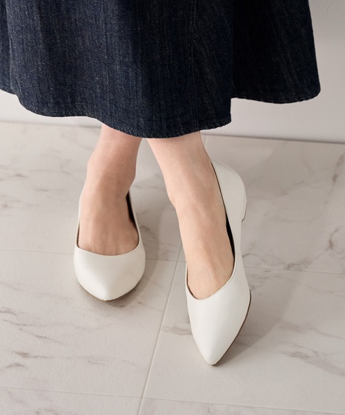 HIMIKO（ヒミコ）の「【HIMIKO】【WEB限定デザイン】ローヒールパンプス/621150（パンプス・レディース・ブラック/ブラウン/グレー/ブルー/グリーン/ダークグレー/レッド/オレンジ/ベージュ系その他4/シルバー/ホワイト・22.5cm/23.5cm/24.5cm/25.5cm/23.0cm/24.0cm/25.0cm/21.5cm/22.0cm/26.0cm/26.5cm）」の2枚目の写真