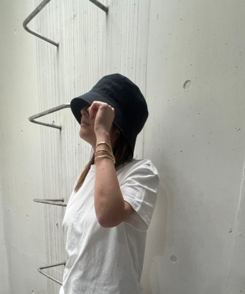 COLOR TOKYO ACCESSORIES(カラートウキョウアクセサリー)の「キャンバス地バケットハット(ハット・レディース・Beige/グレー/Black/White・FREE)」の5枚目の写真