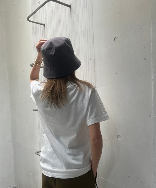 COLOR TOKYO ACCESSORIES(カラートウキョウアクセサリー)の「キャンバス地バケットハット(ハット・レディース・Beige/グレー/Black/White・FREE)」の13枚目の写真