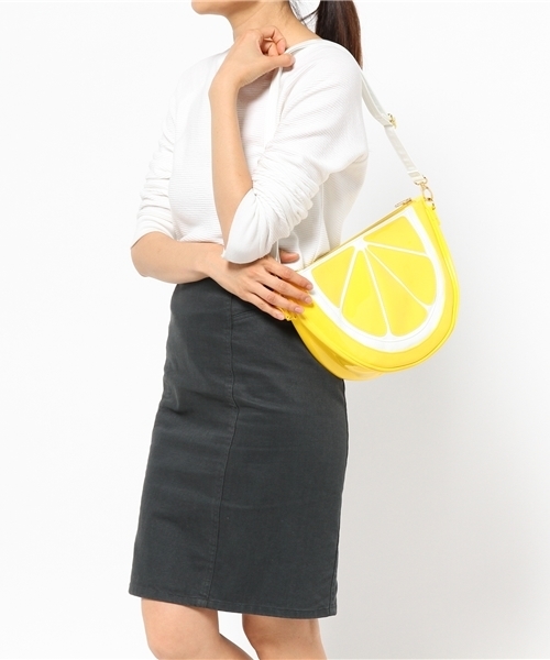 WEGO（ウィゴー）の「WEGO/フルーツ型ショルダーバッグ（ショルダーバッグ・レディース・イエロー/オレンジ・FREE）」の3枚目の写真